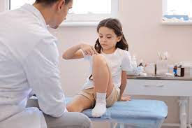 علت درد زانو در کودکان و راه های درمان آن